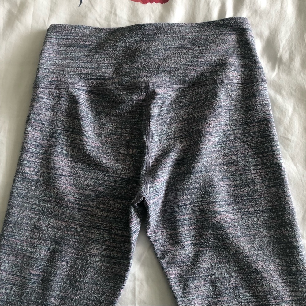 Bundle of 3 great quality yoga/training leggings. *Sold as a bundle only* - Picture 10 of 13